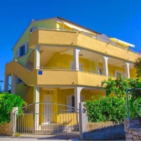 Apartments Petrovic Рогозница Экстерьер фото